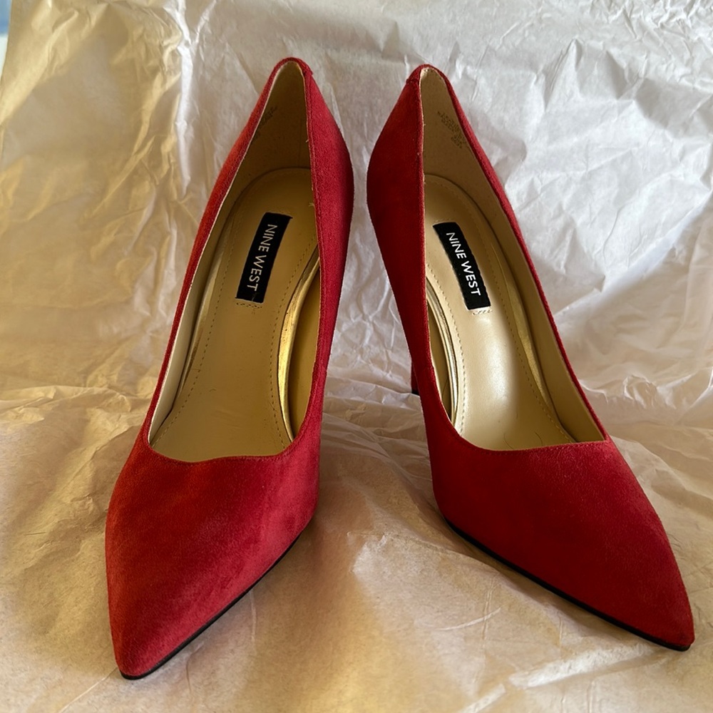 The perfect red pumps 👠